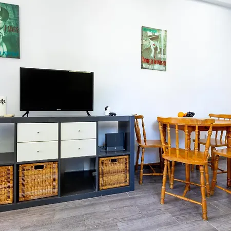 Eureka Apartment *